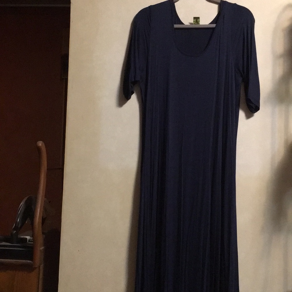 NWOT Navy blue maxi dress